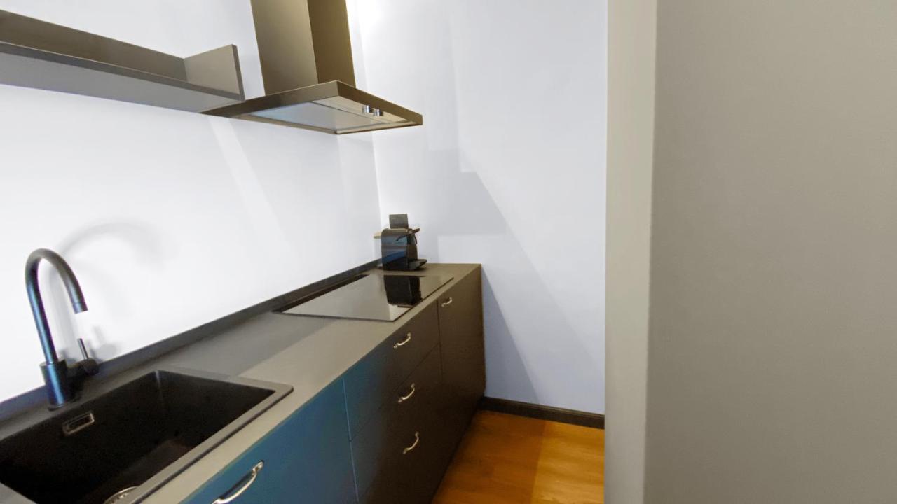 Bnb Capital Milano Central Station - Red Bagian luar foto